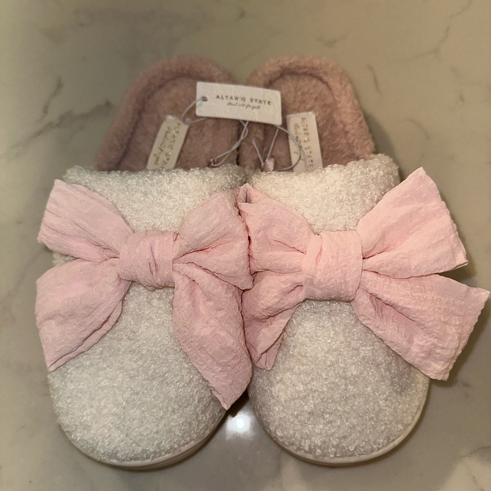 Pink Bow Fuzzy Slippers